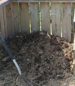 Start a Great Compost Pile via Hometalker Old World Garden Farms 