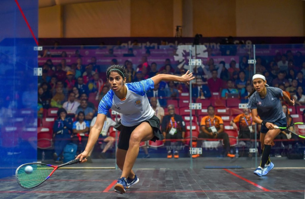 India's ace squash player Joshna Chinappa (left) recently broke into the top-10 of the women's world ranking. FILE PHOTO 