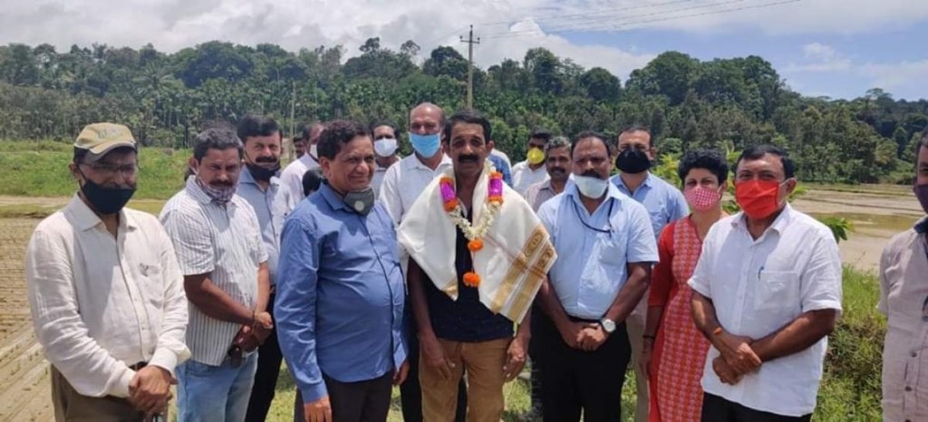 Somengada Ganesh Thimmaiah was felicitated by Virajpet MLA K G Bopaiah. DH Photos 