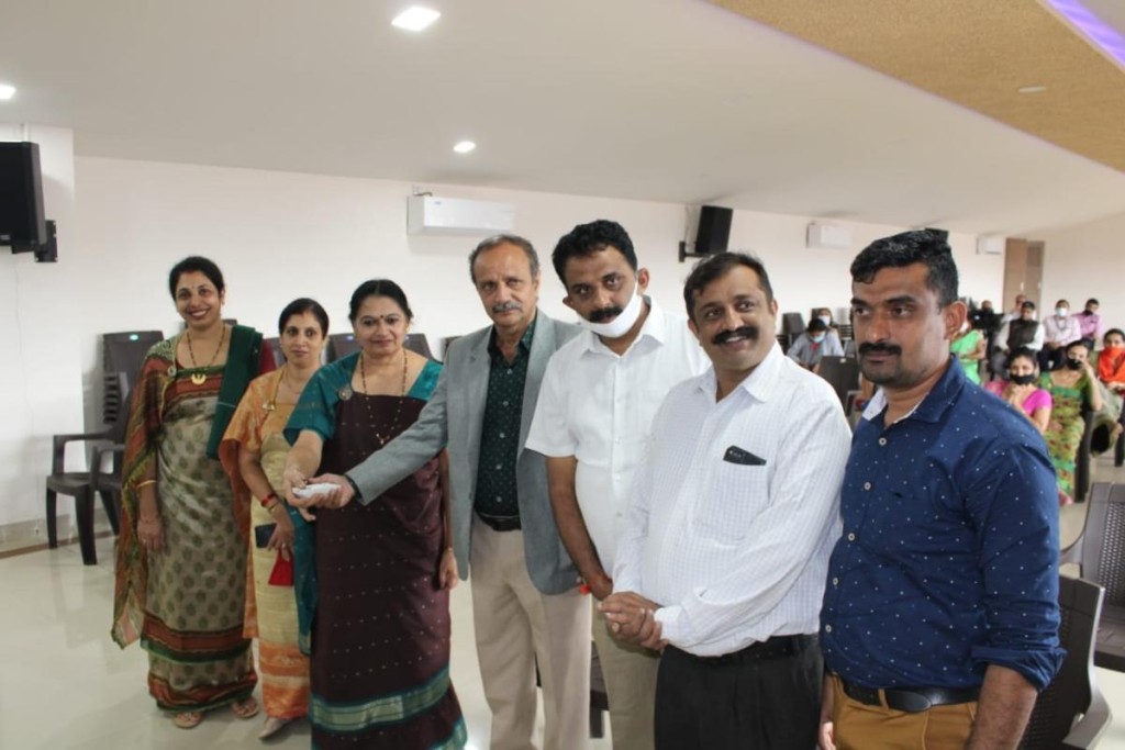 Kodava Education Society Joint Secretary Chiriyapanda Raja Nanjappa inaugurates 'Kodavame Padipu' programme at CIT PU College in Ponnampet on Wednesday. Karnataka Kodava Sahitya Academy Chairperson Dr Parvathi Appaiah, Academy member Dr Mullengada Revathi 