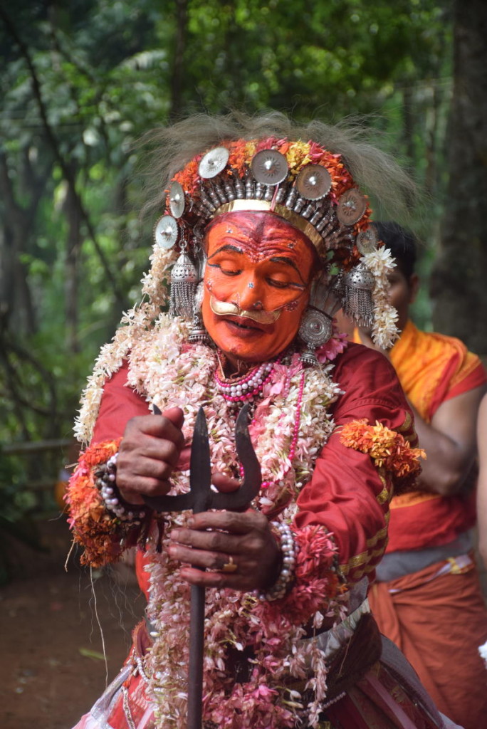 Purusha bhootha, the Kannada speaking deity of Arebase communities. Photos by Lokesha Kunchadka 